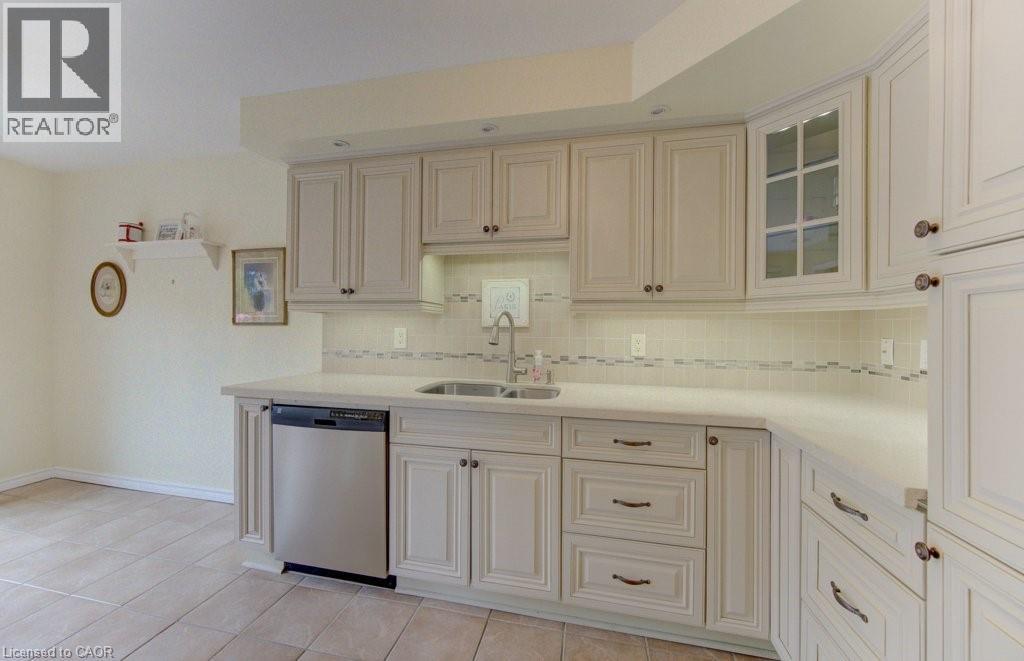 375 HOLIDAY INN Drive Unit# 28