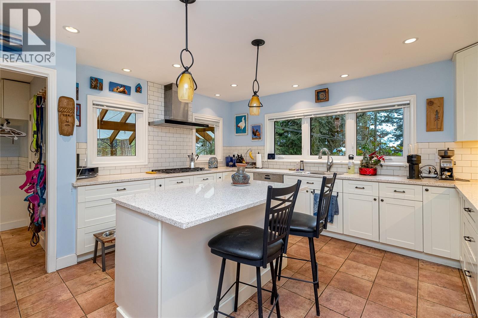 5182 Santa Clara Ave