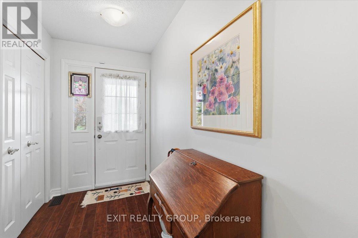 26 LOCKWOOD DRIVE - Photo 3