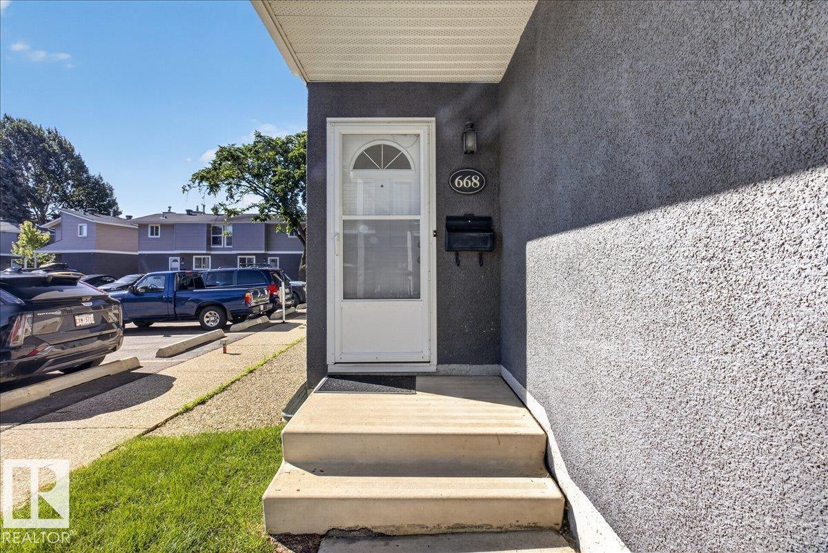 668 LAKEWOOD N RD NW NW