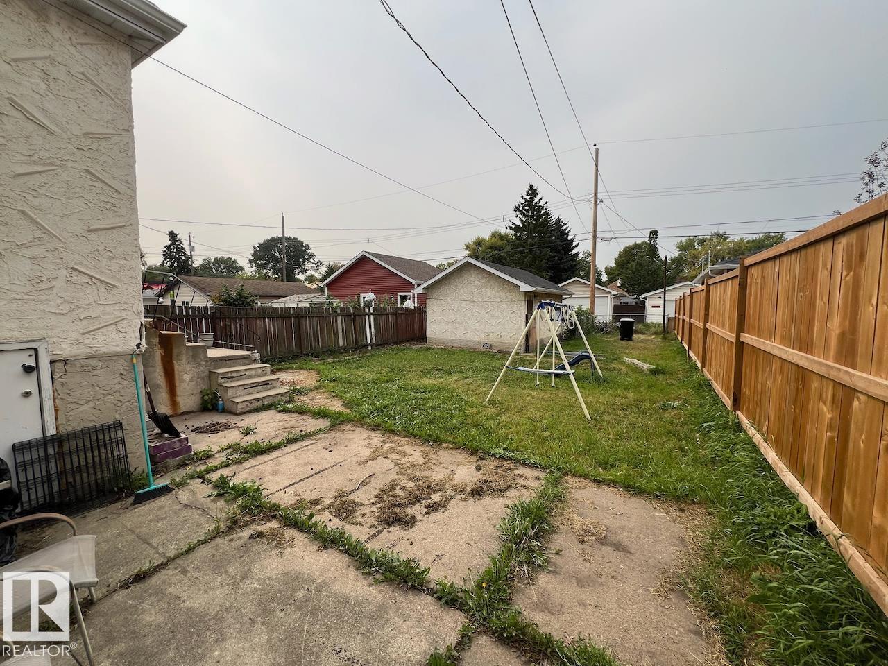 11942 86 ST NW