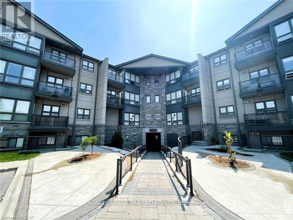 Photo 1 of 12 — 213 - 1 JACKSWAY CRESCENT Unit 213, London North (North G), ON N5X3T5