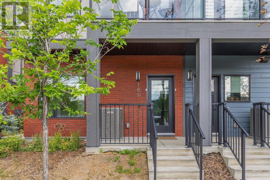 169 Greenbriar Place NW