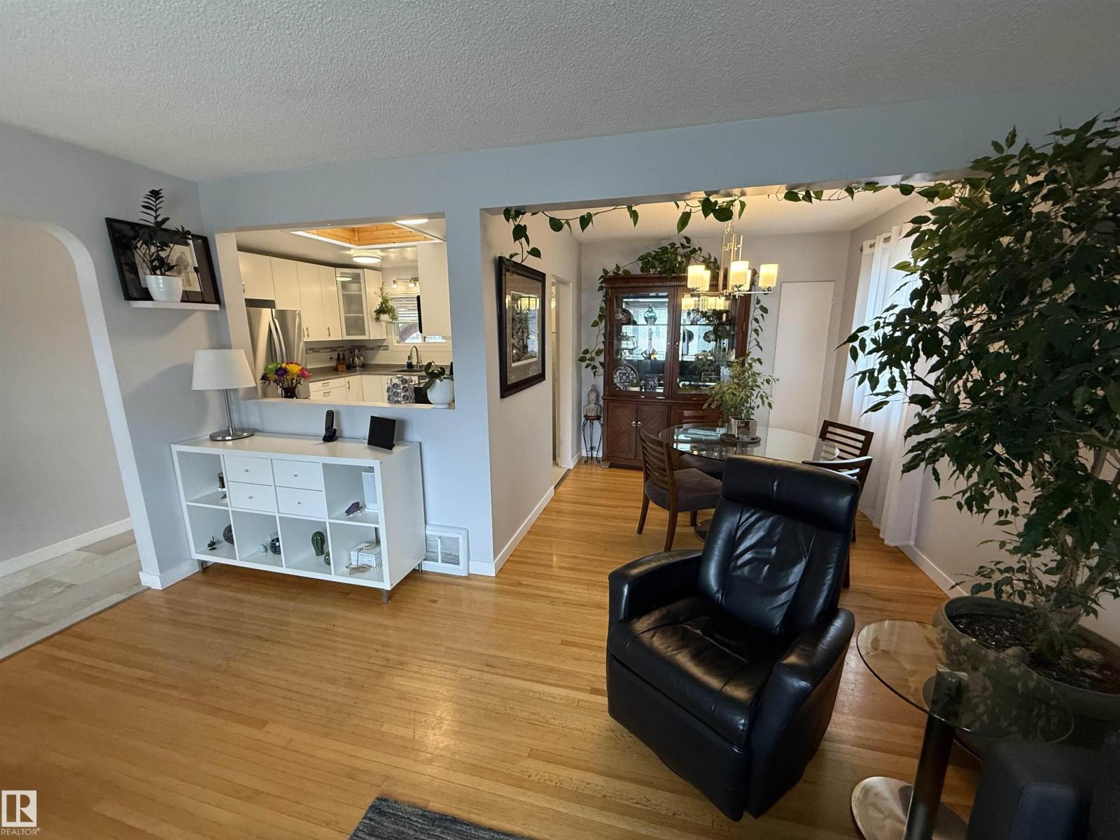 11948 132 ST NW