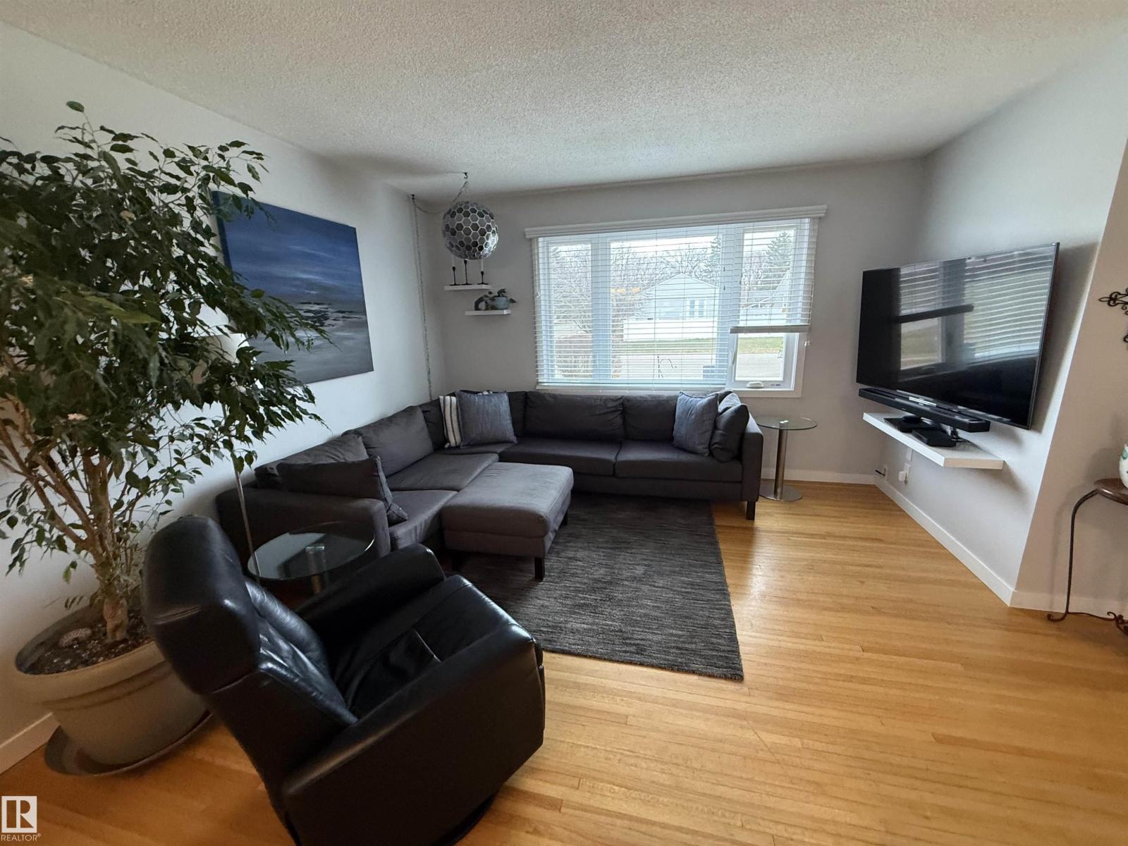 11948 132 ST NW