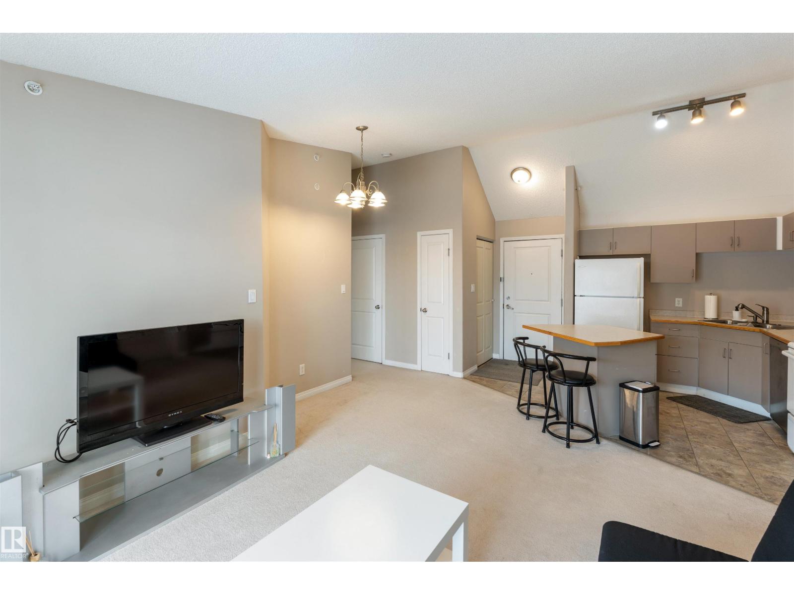 #513 11325 83 ST NW NW