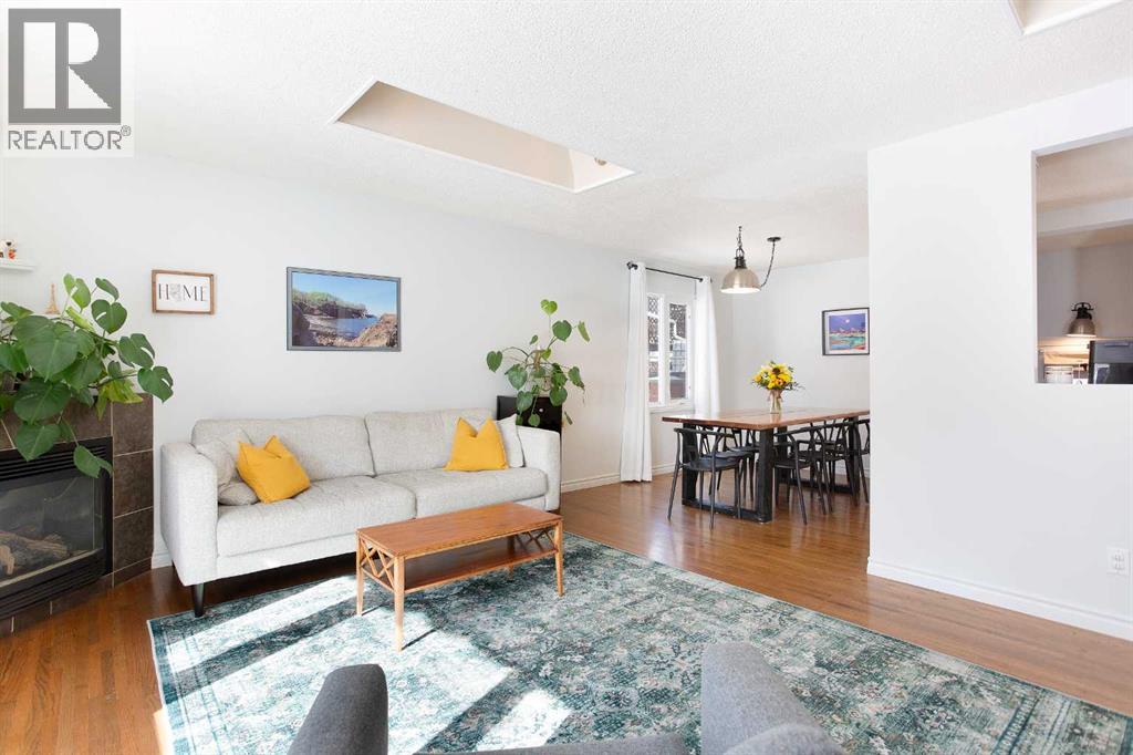 1012 Hunterston Hill NW