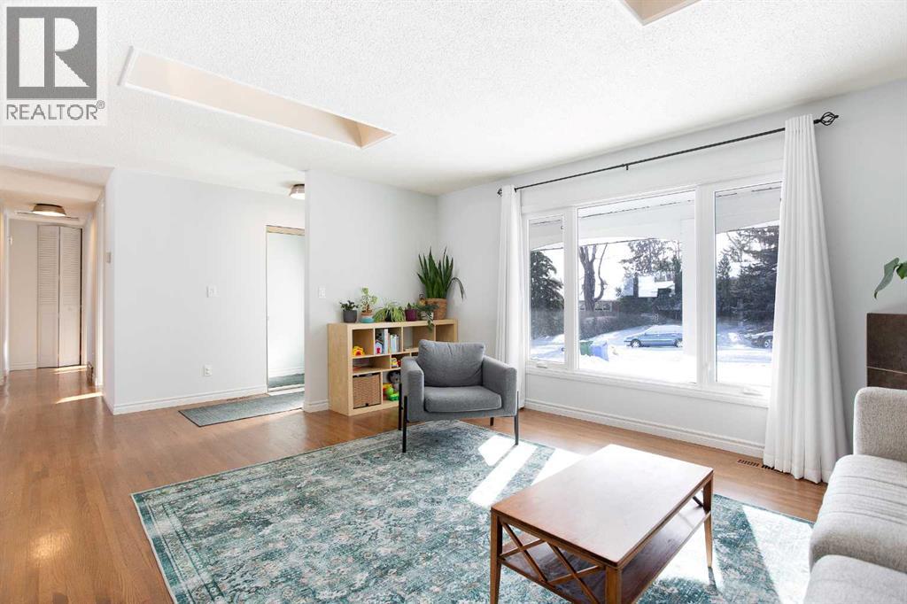 1012 Hunterston Hill NW