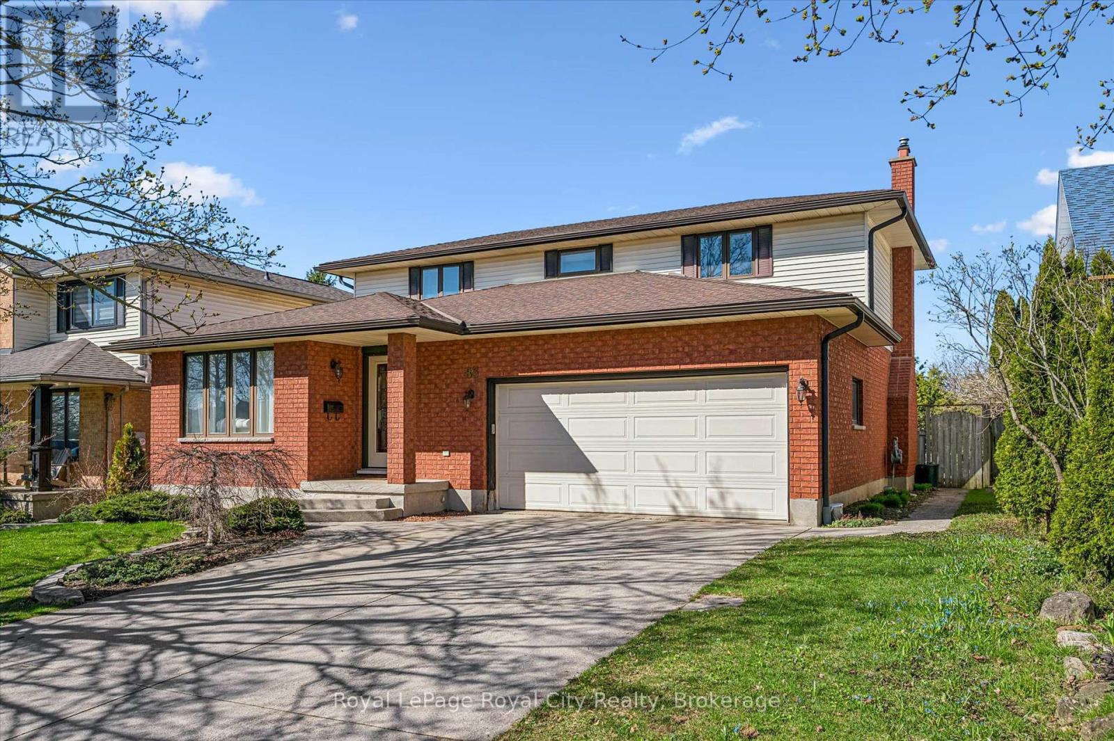 83 PINNACLE CRESCENT