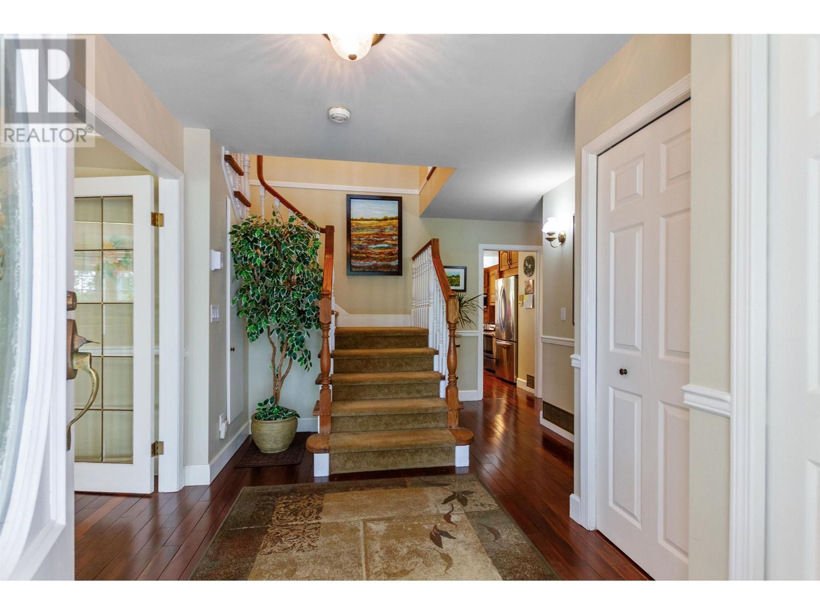 408 RIVERVIEW CRESCENT