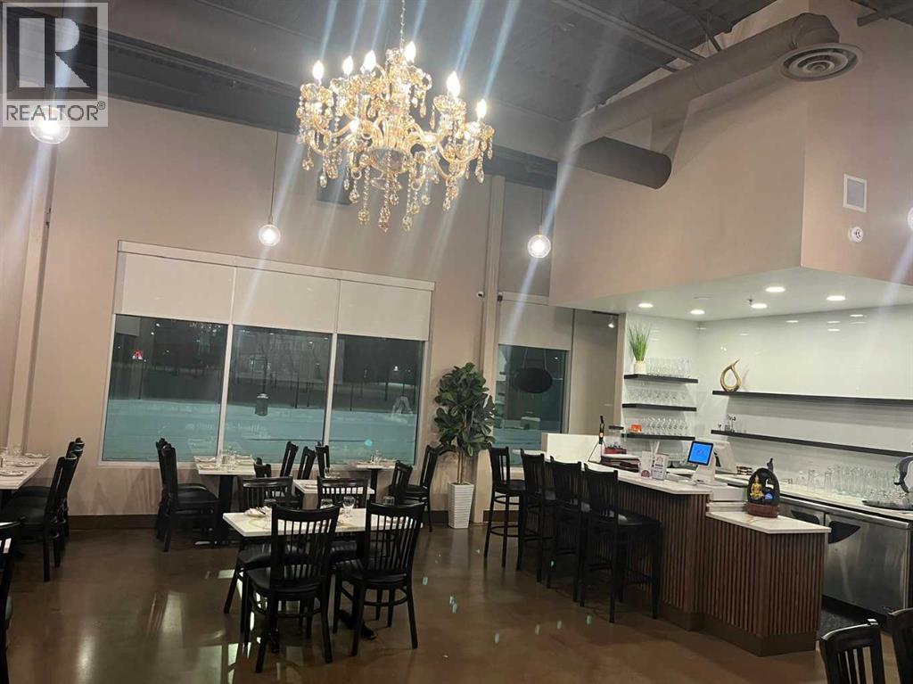 1110, 2 Royal Vista Link NW