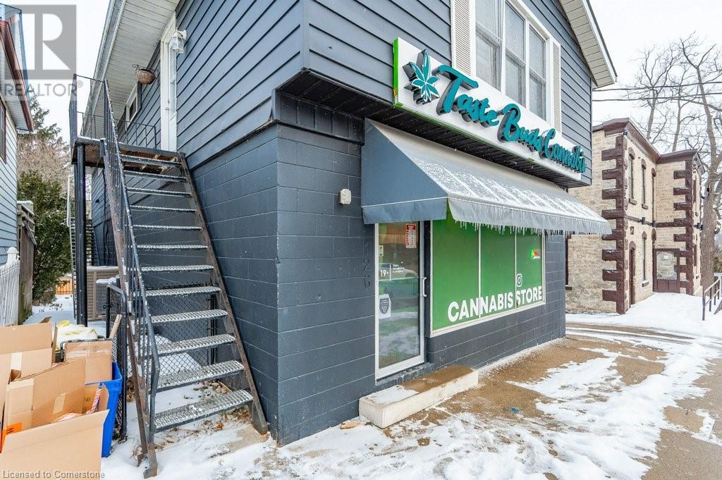 126 MAIN Street S