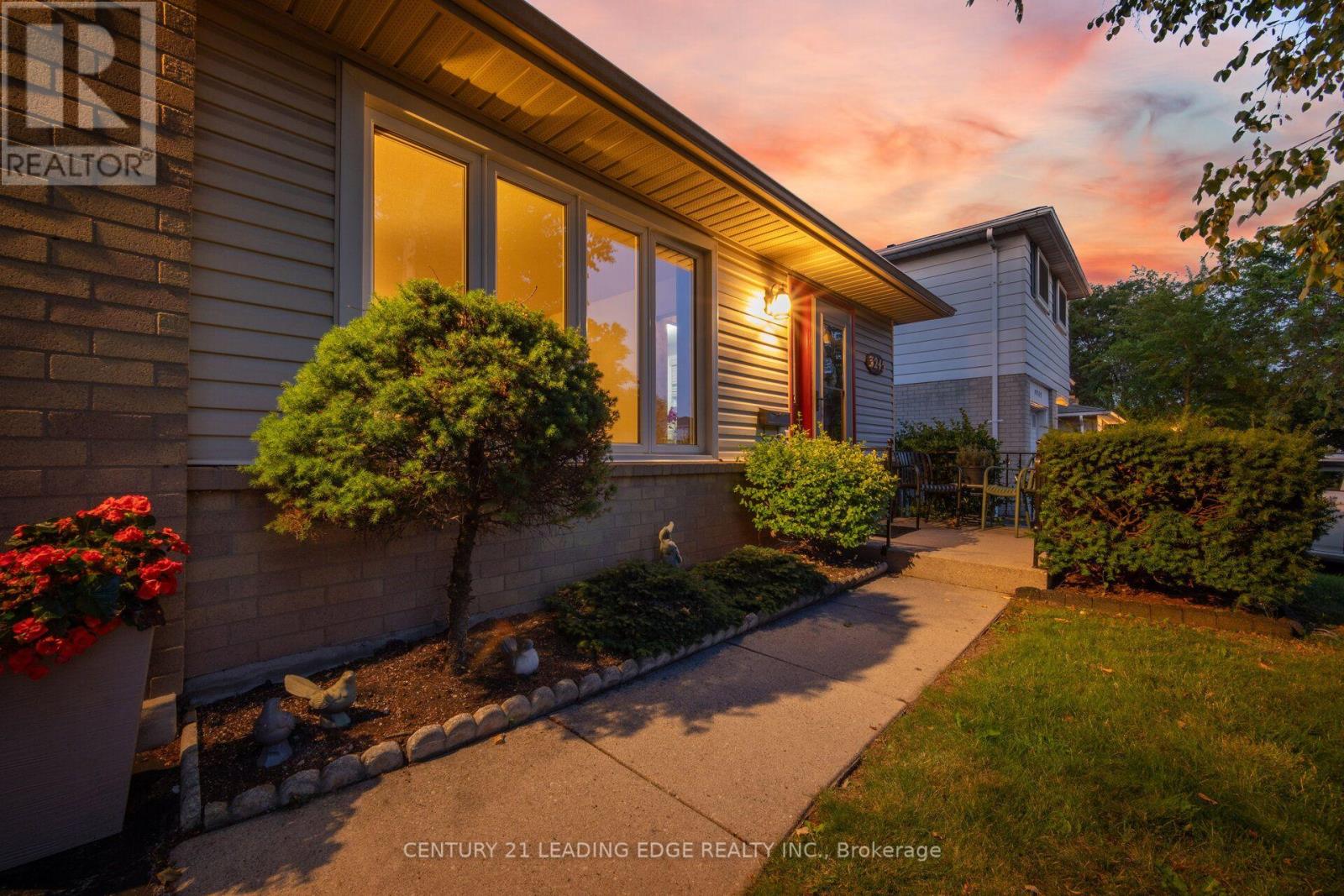 3245 LANSDOWN DRIVE