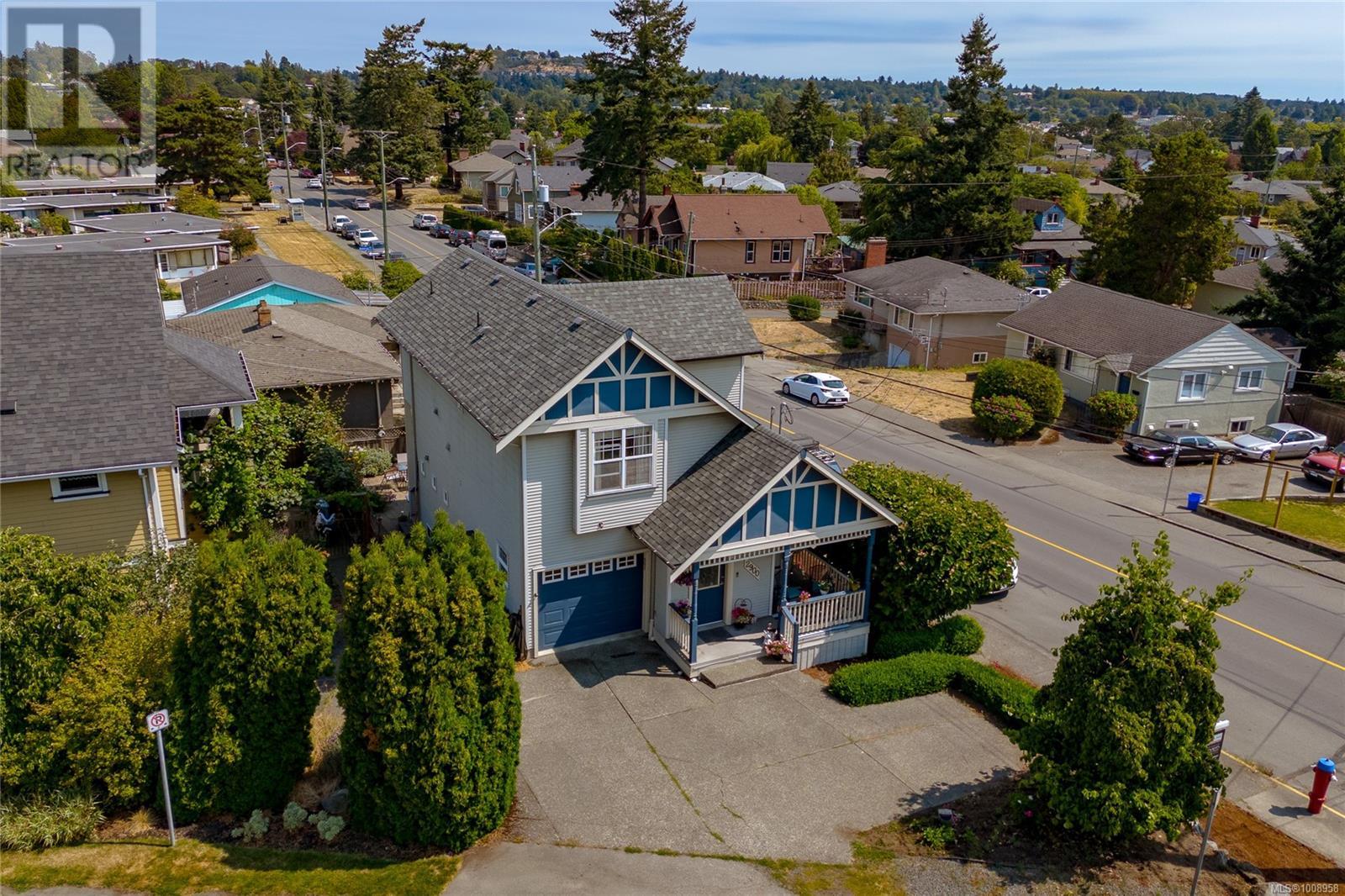 2900 Hipwood Lane