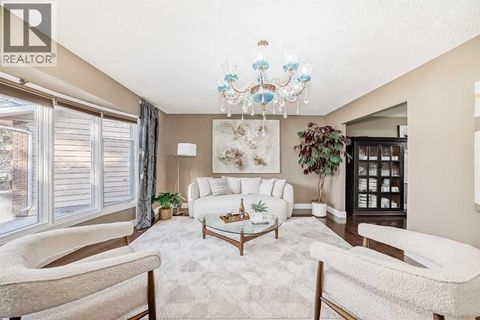 36 Varsity Estates Court NW Calgary AB T3B5B1