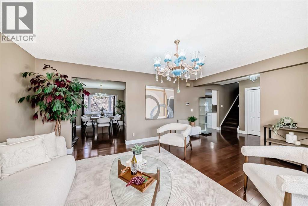 36 Varsity Estates Court NW