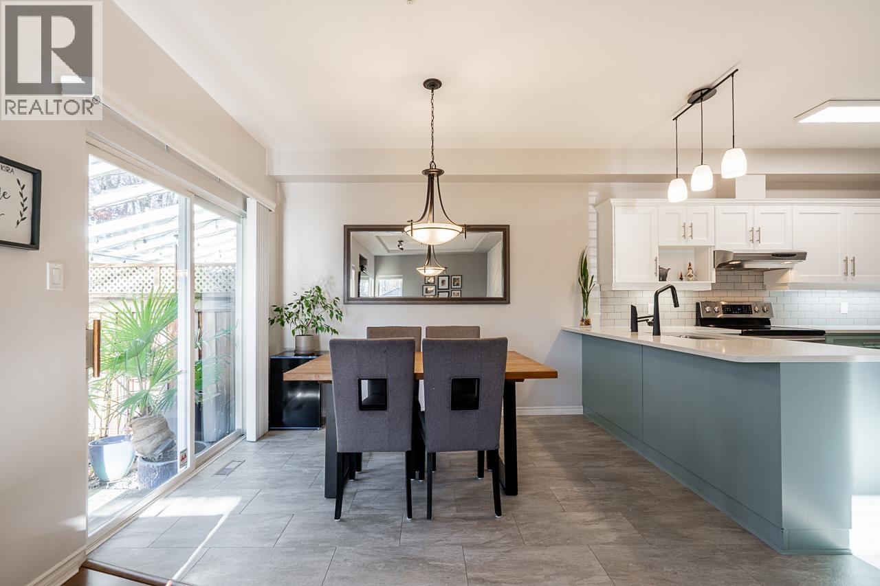 9 998 RIVERSIDE DRIVE