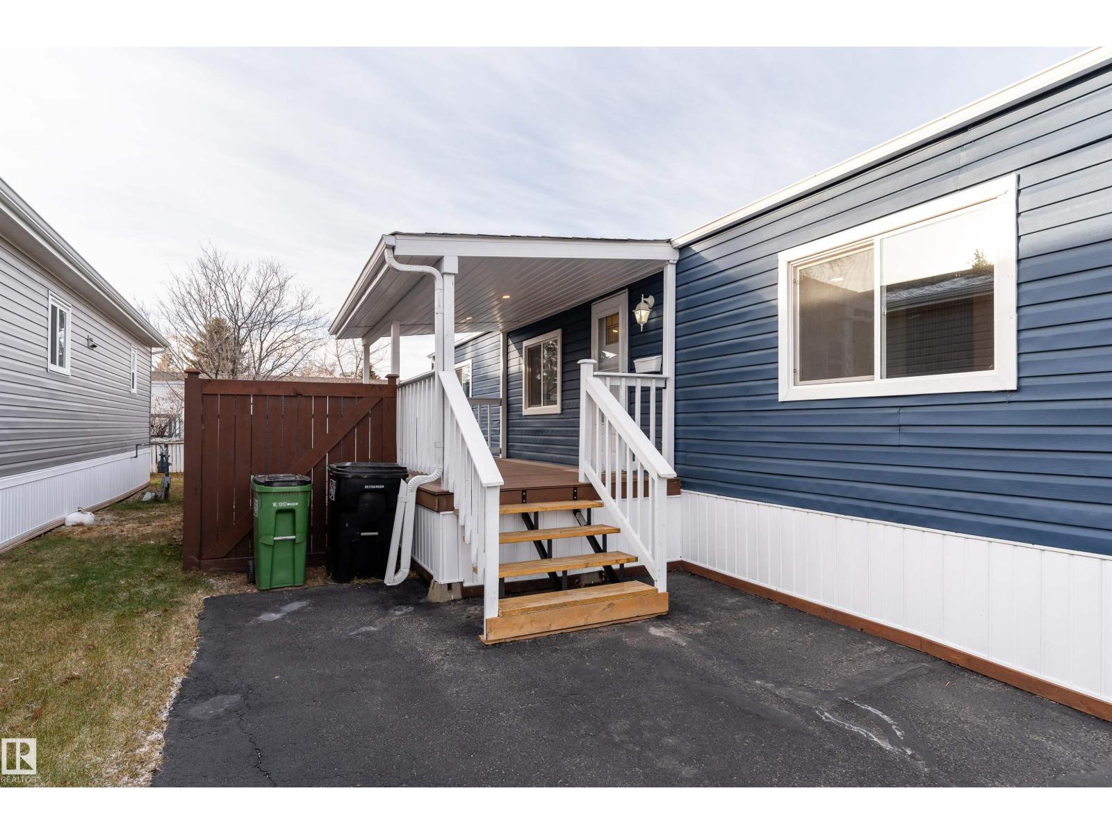 2001 West View GR NW