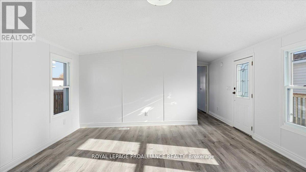 21 - 311 DUNDAS STREET E