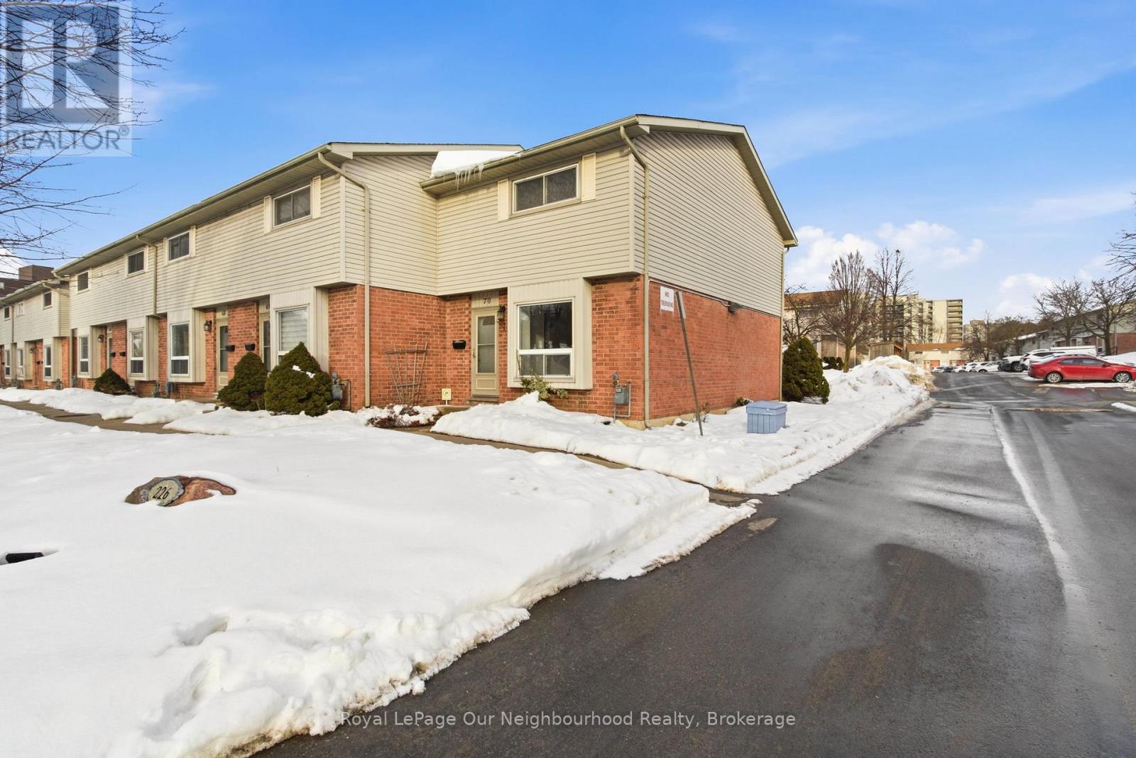 70 - 226 HIGHVIEW AVENUE W