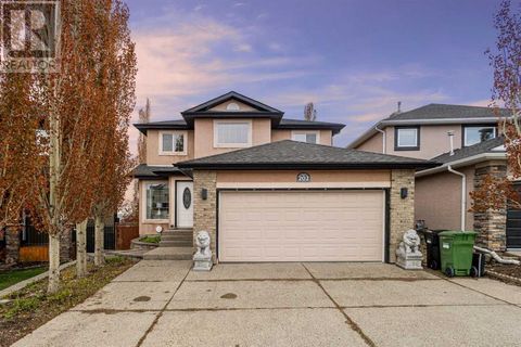 202 Royal Birkdale Crescent NW Calgary AB T3G4R2