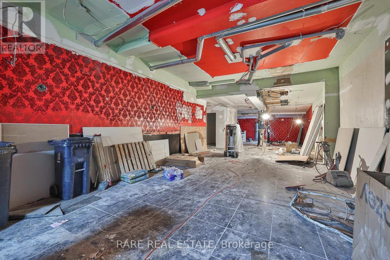 200 BATHURST STREET