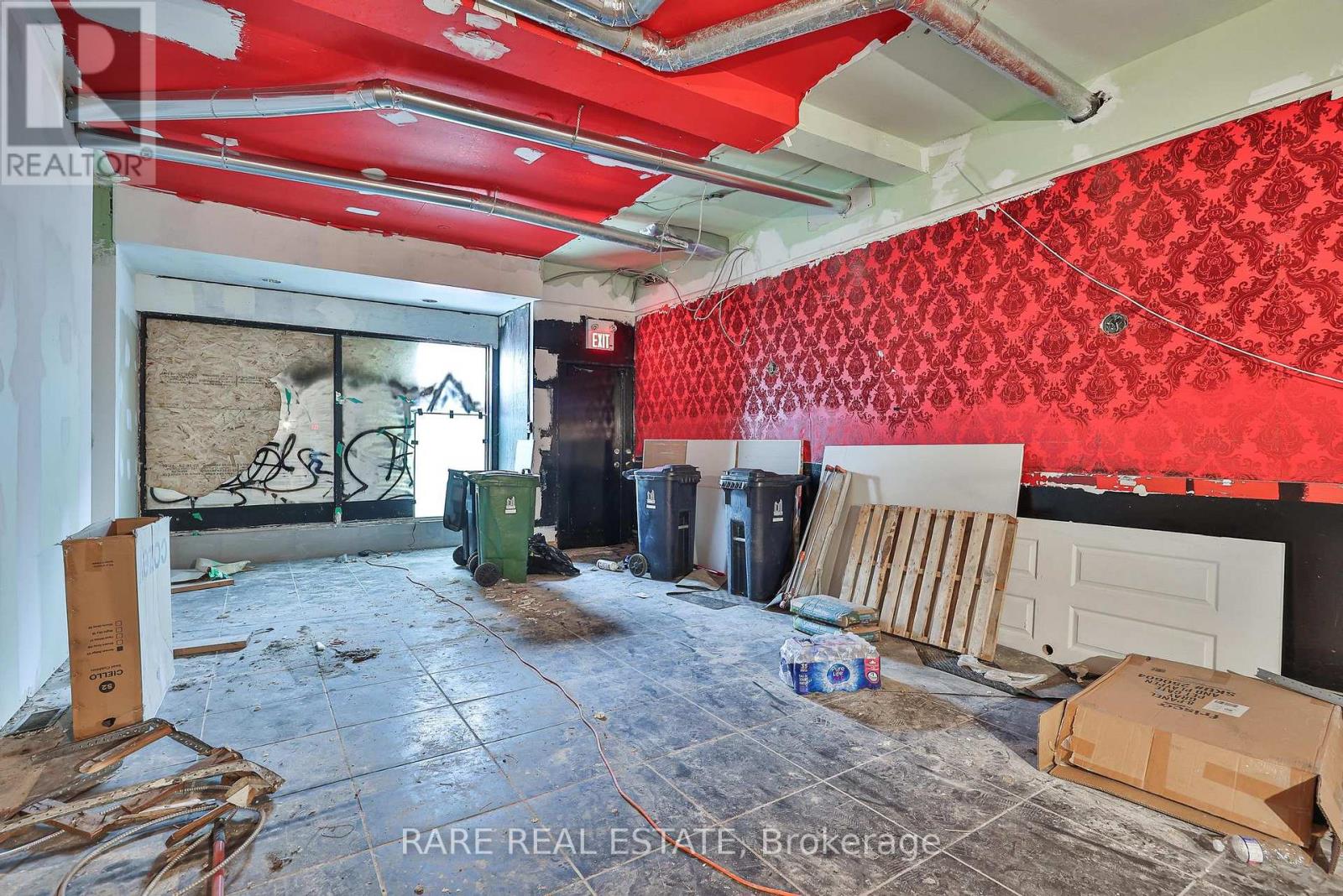 200 BATHURST STREET