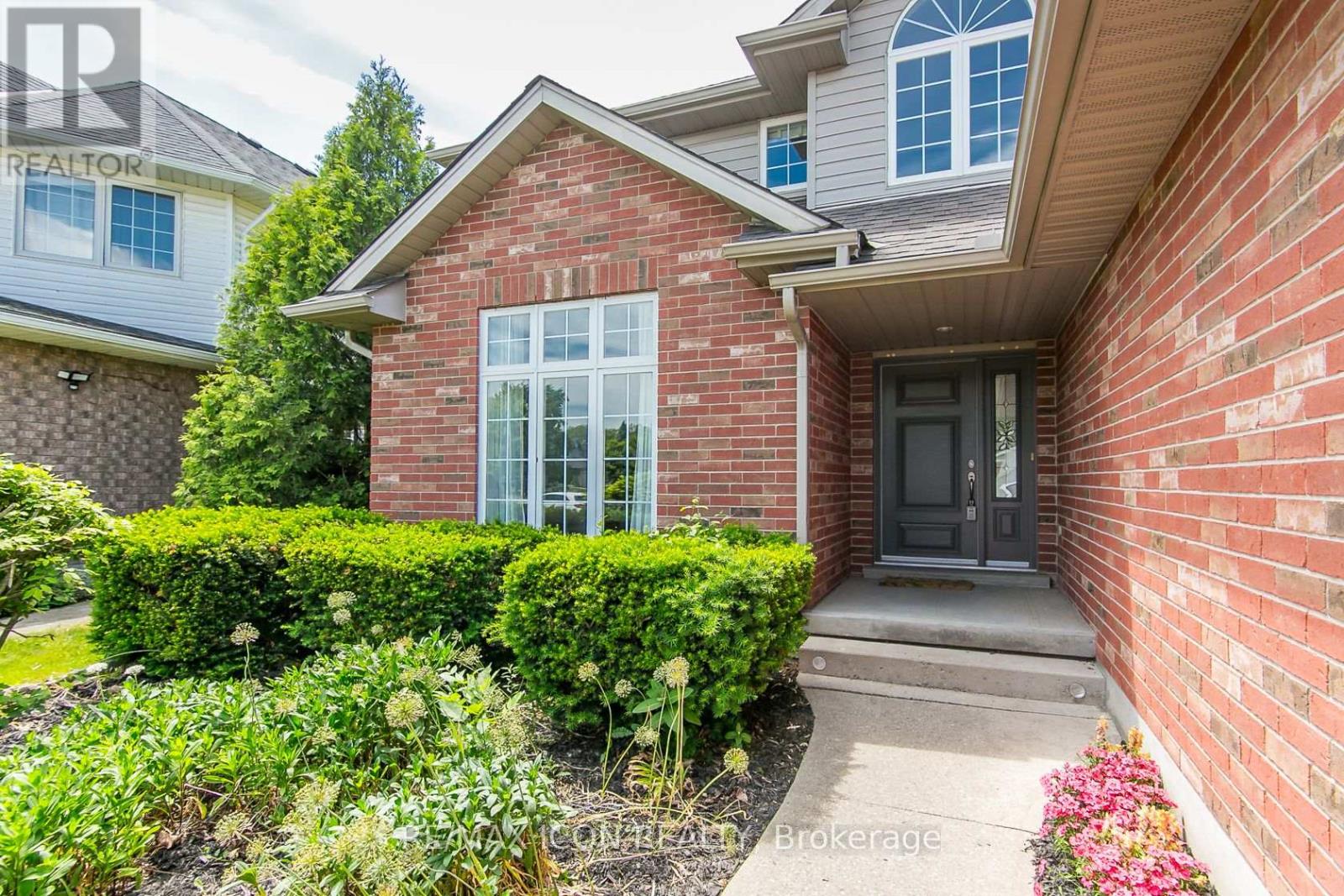 18 SANDPIPER DRIVE