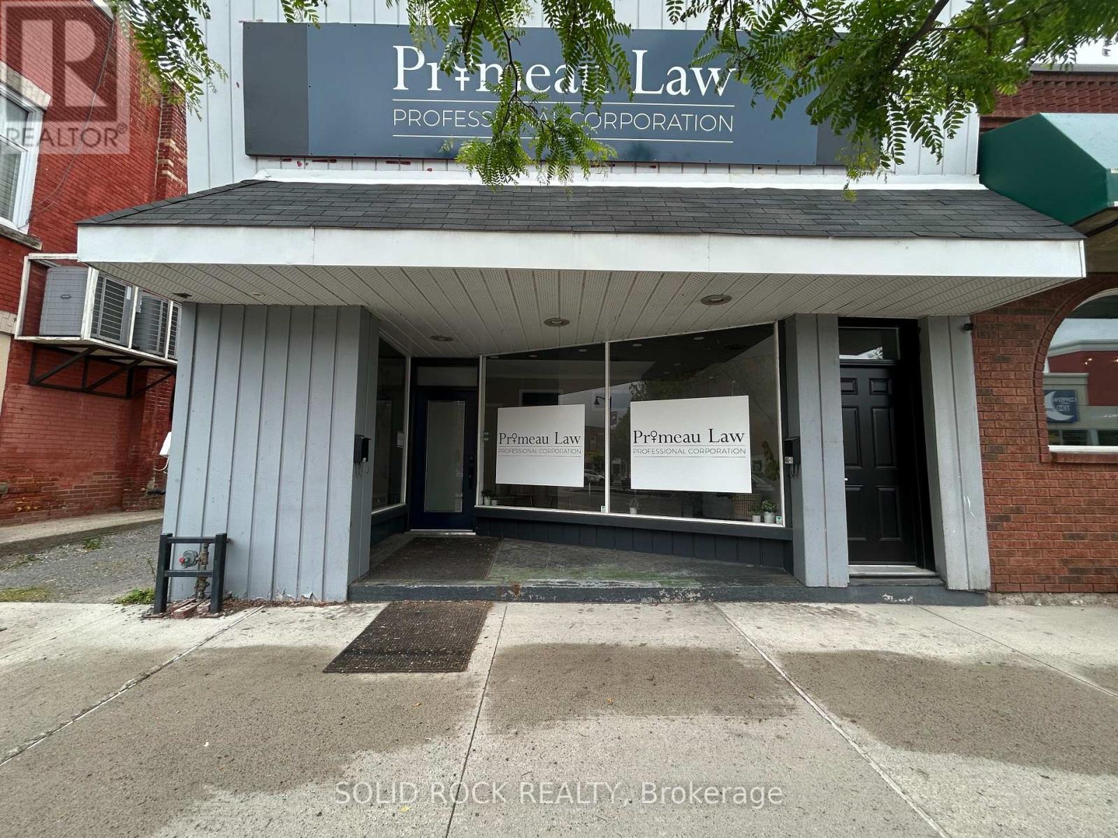 44 ELGIN STREET W