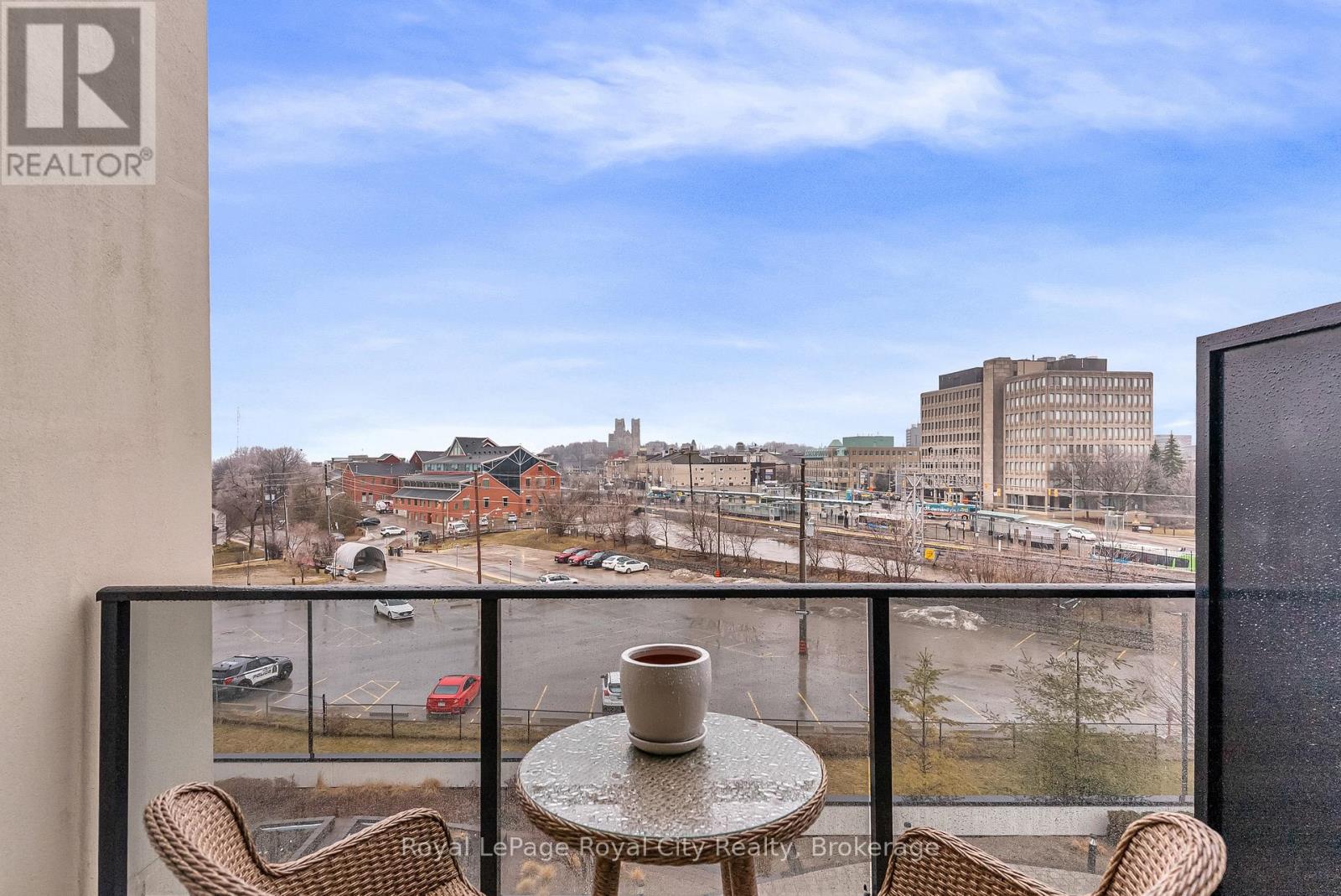 603 - 150 WELLINGTON STREET E