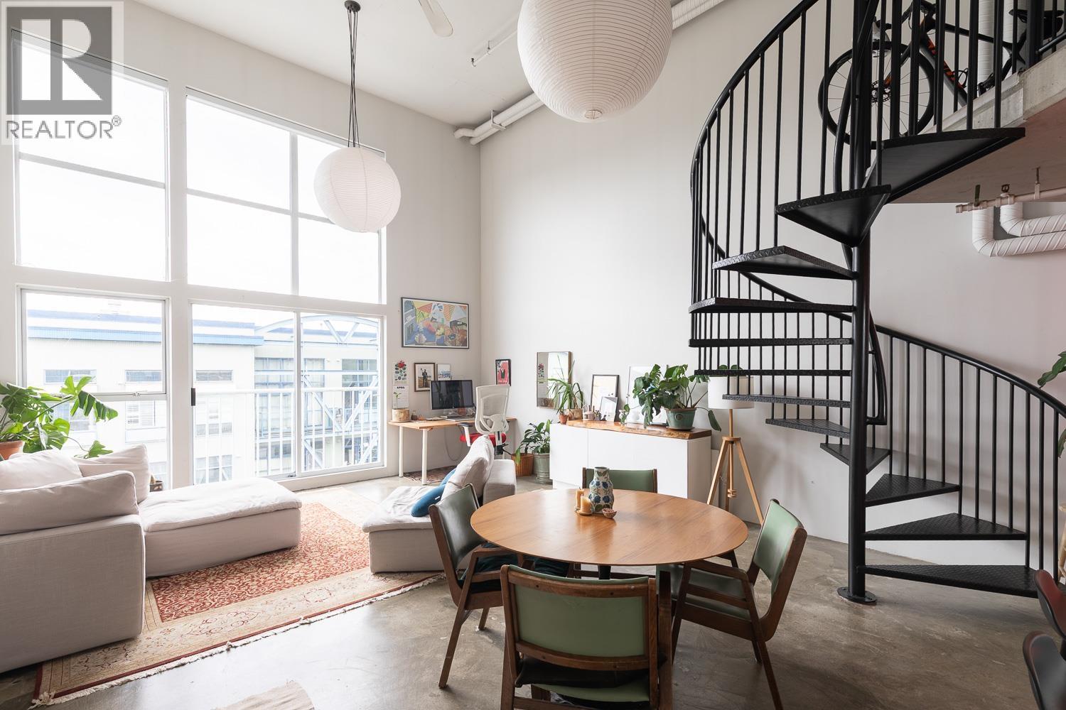 405 228 E 4TH AVENUE