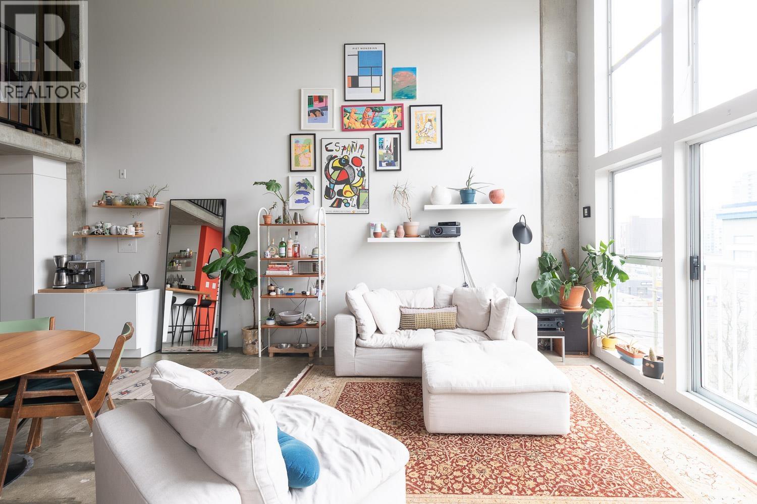 405 228 E 4TH AVENUE