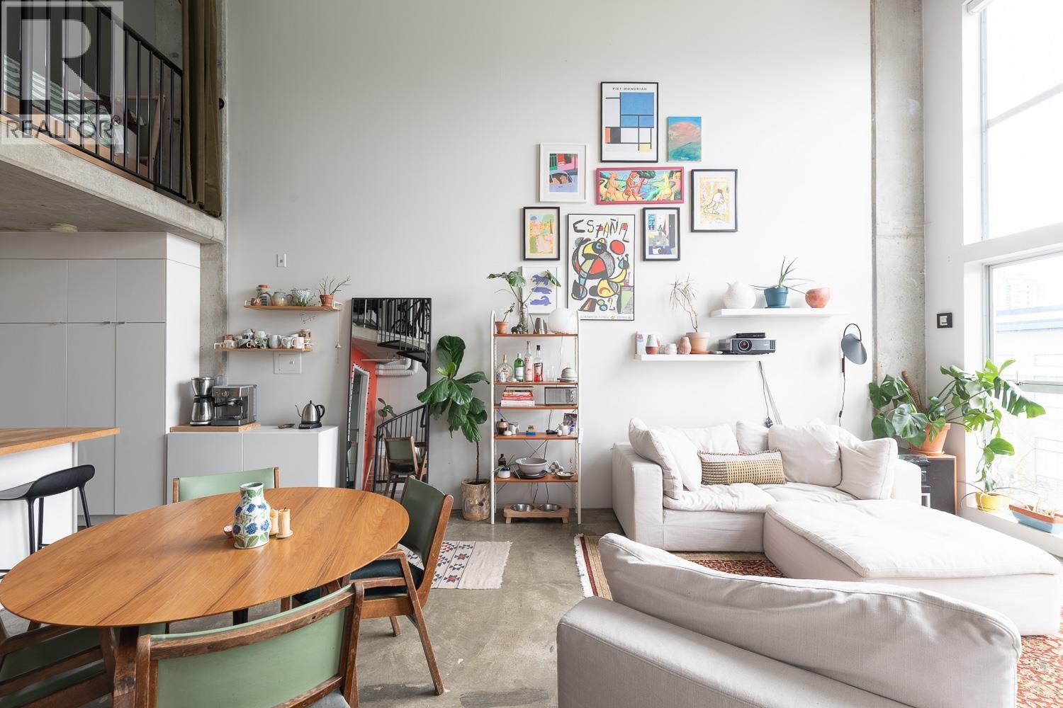 405 228 E 4TH AVENUE