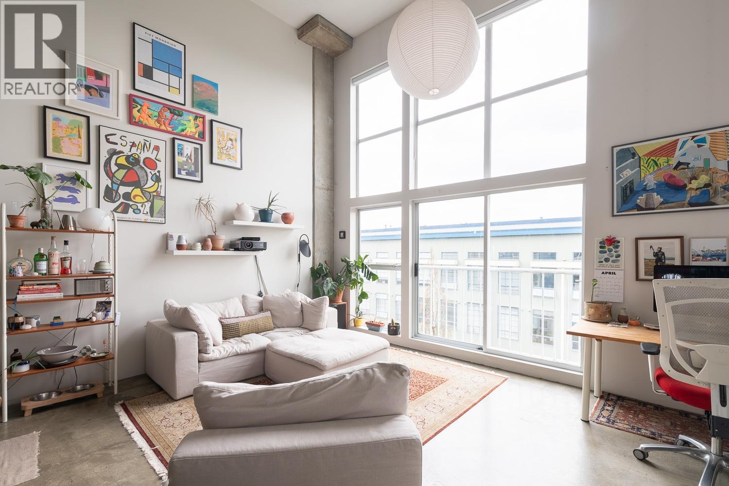 405 228 E 4TH AVENUE