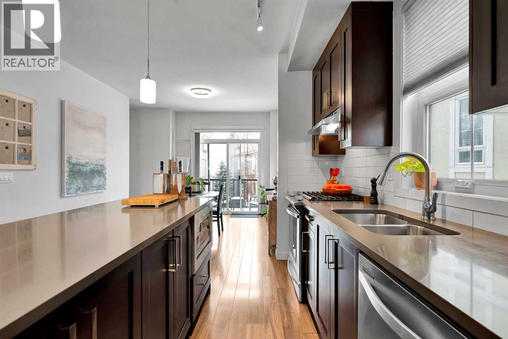 898 Sherwood Boulevard NW