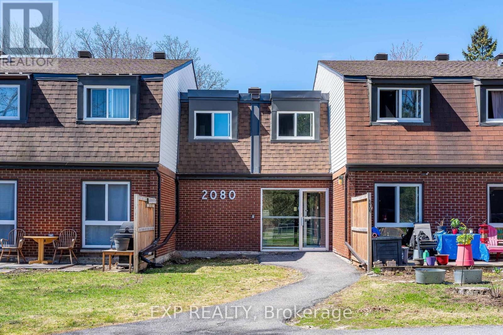 Photo 1 of 33 — 11K - 2080 OGILVIE ROAD Unit 11K, Ottawa, ON K1J7N8