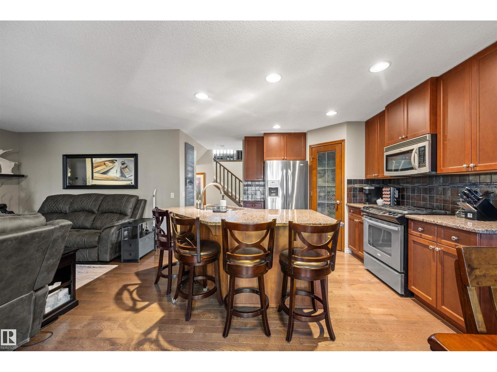 612 FOXTAIL LN