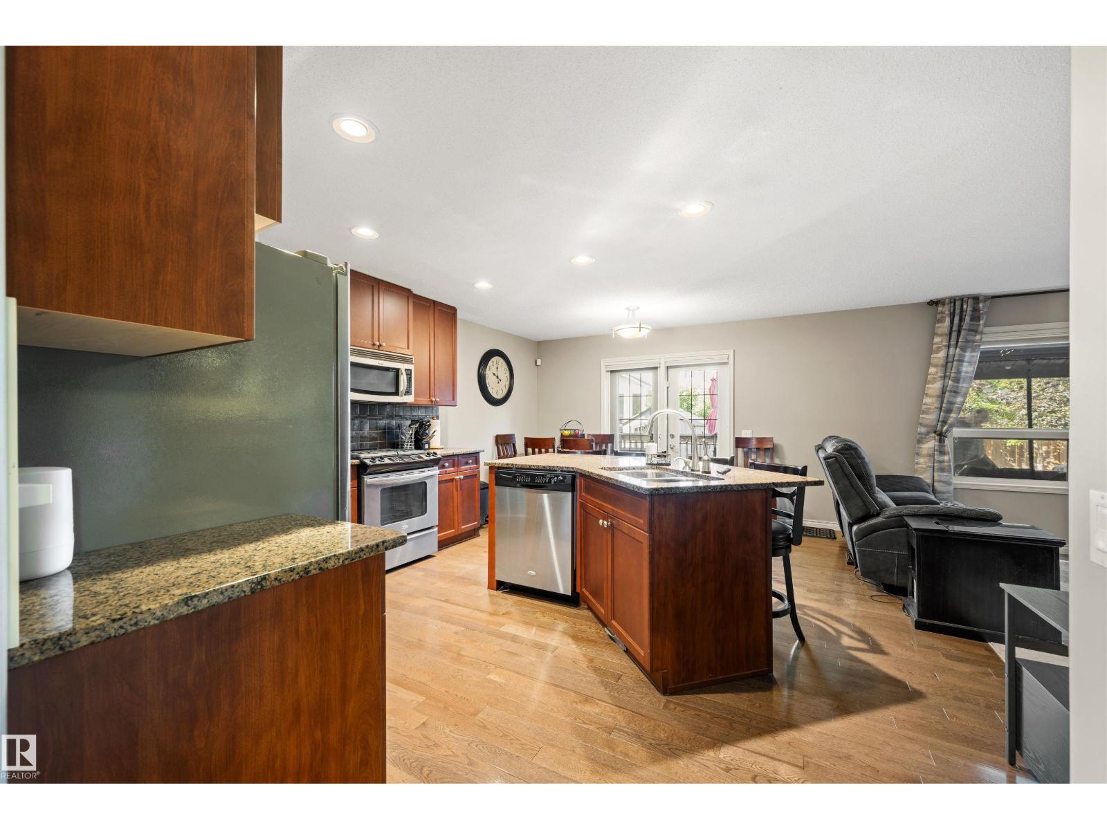 612 FOXTAIL LN