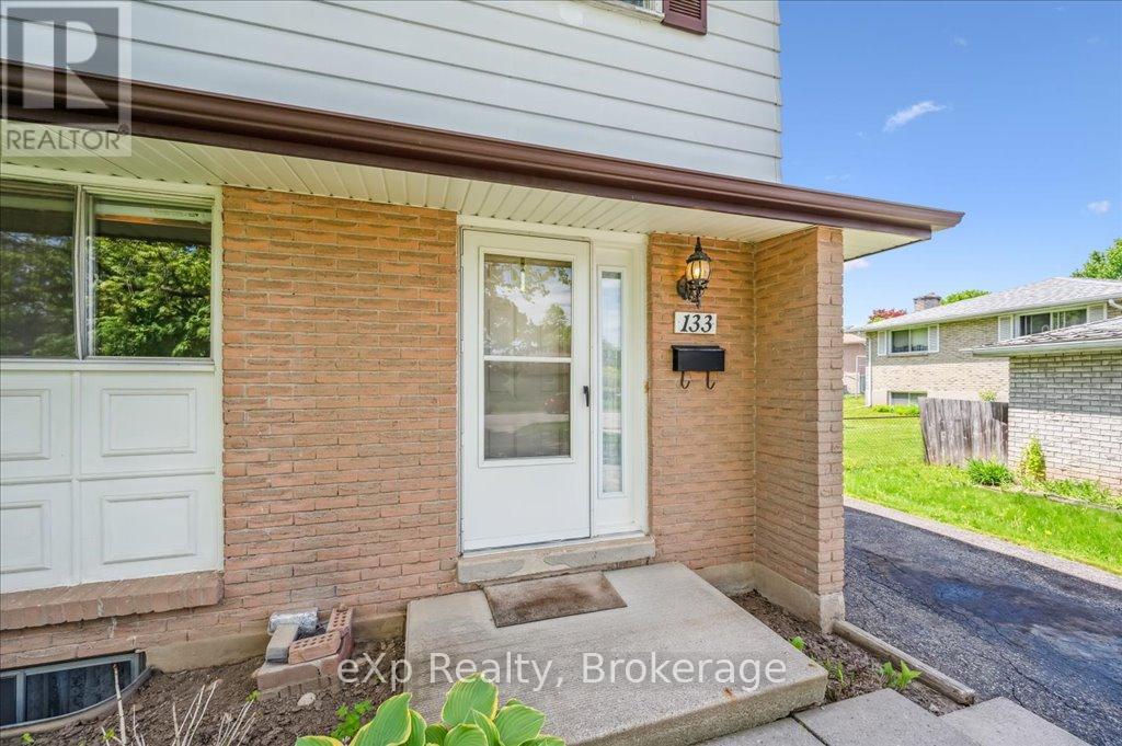 133 INGLESIDE DRIVE