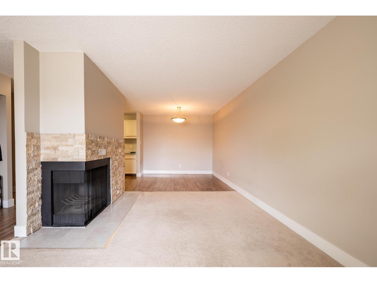 #8 2703 79 ST NW