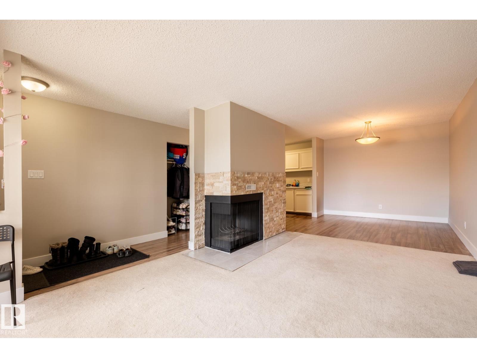 #8 2703 79 ST NW