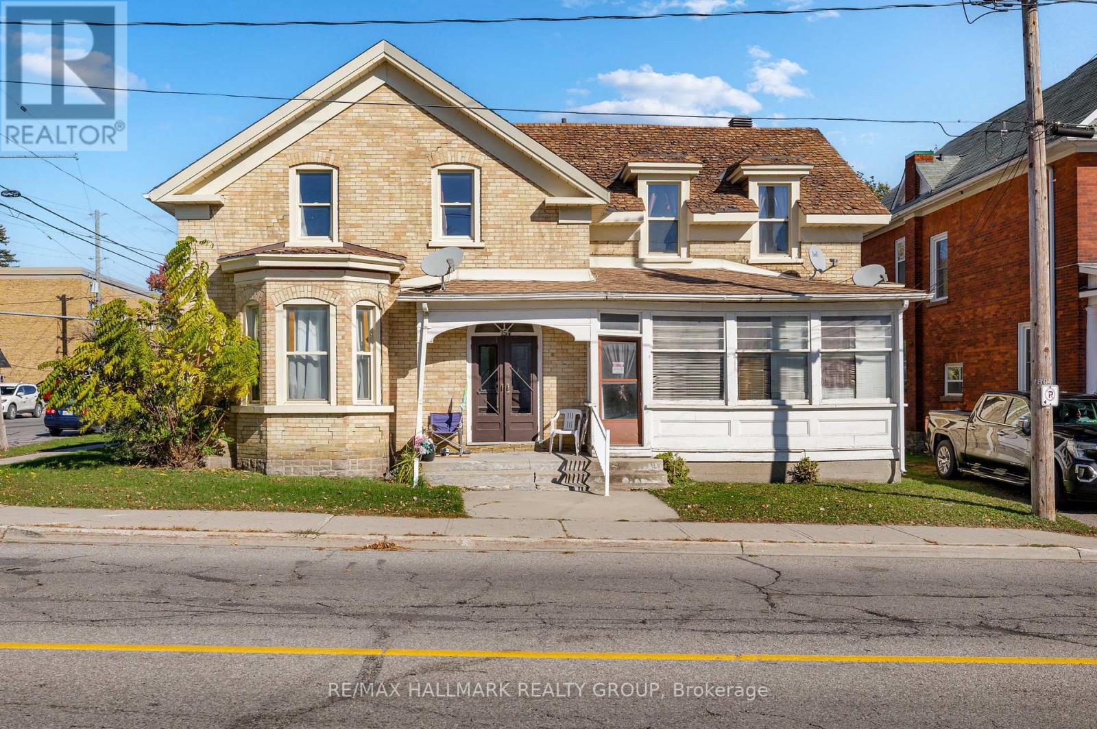 3 - 15 ELMSLEY STREET N