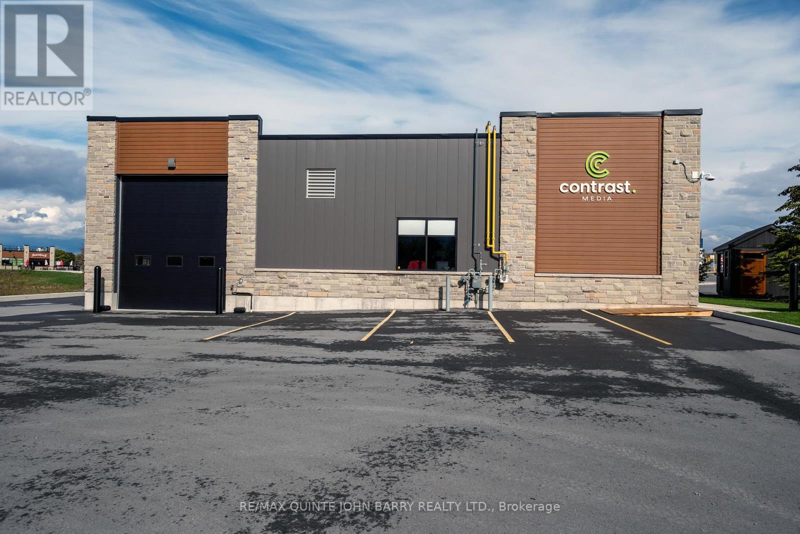 UNIT B - 6 DOUGLAS ROAD