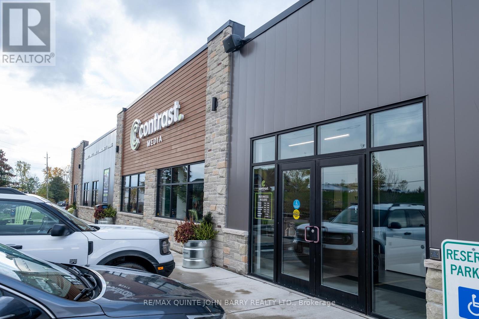 UNIT B - 6 DOUGLAS ROAD