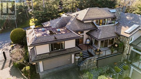 104 2829 Arbutus Rd Saanich BC V8N5X5