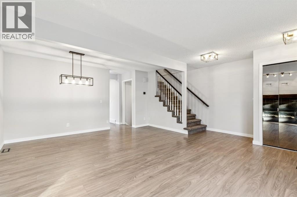 172 Riverglen Park SE