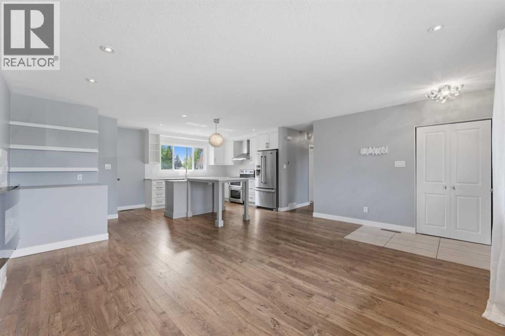 819 Avonlea Place SE