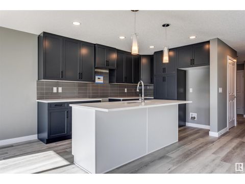 7122 52 AV Beaumont AB T4X2Z8