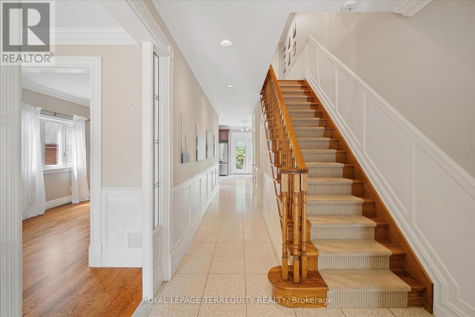 384 WINNETT AVENUE