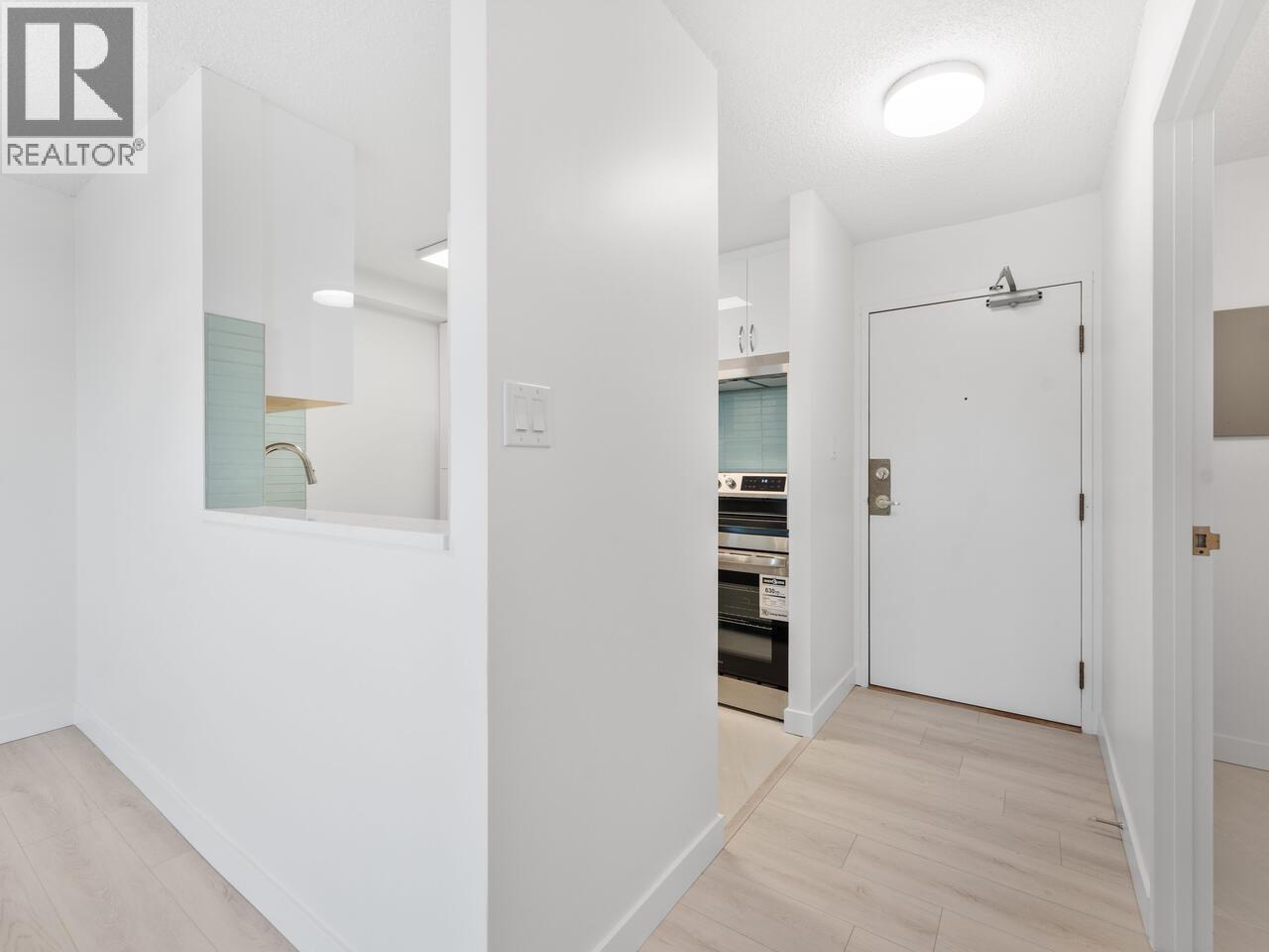 1107 7100 GILBERT ROAD